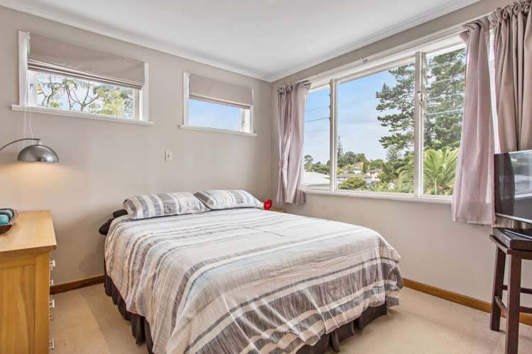 1/49a Lancaster Road Beach Haven_10