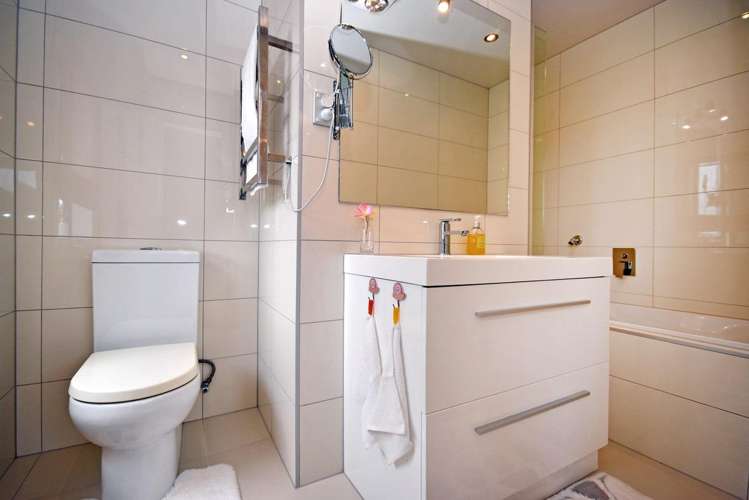 9 Buccaneer Court Gulf Harbour_11