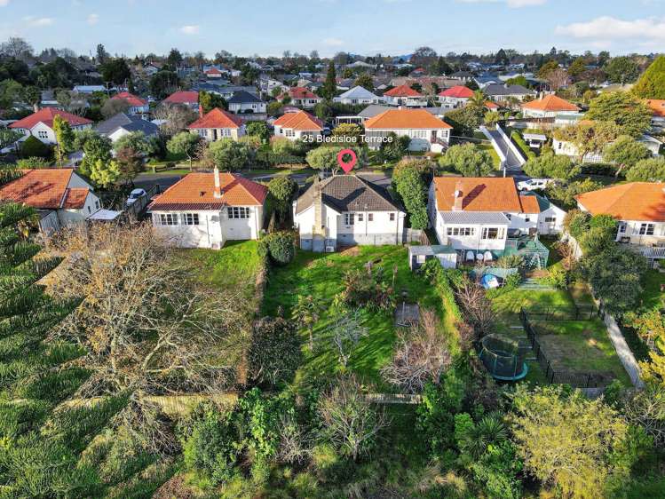 25 Bledisloe Terrace Hamilton East_12