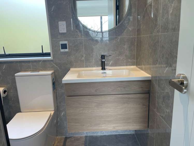 84 Alton Avenue Hillcrest_11