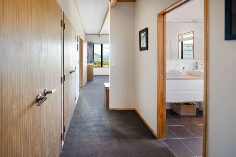 8 Tiwarawara Lane Puketotara_25