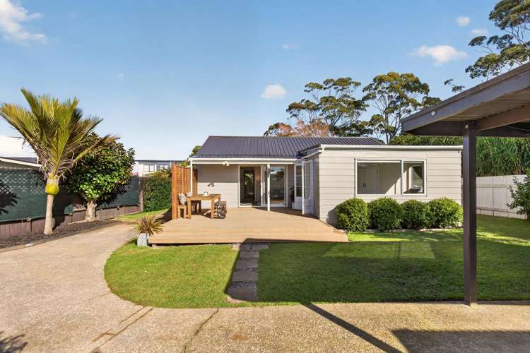 77A Vodanovich Road Te Atatu South_1