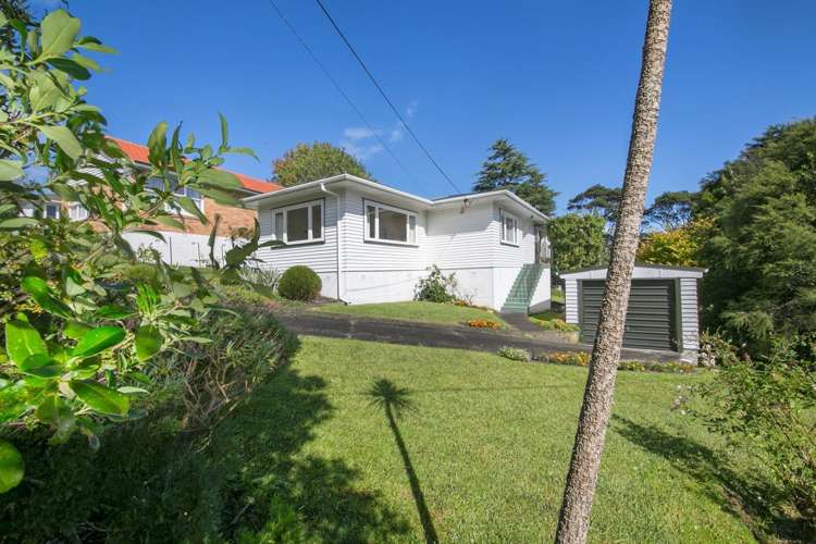 34 Highland Avenue Titirangi_1