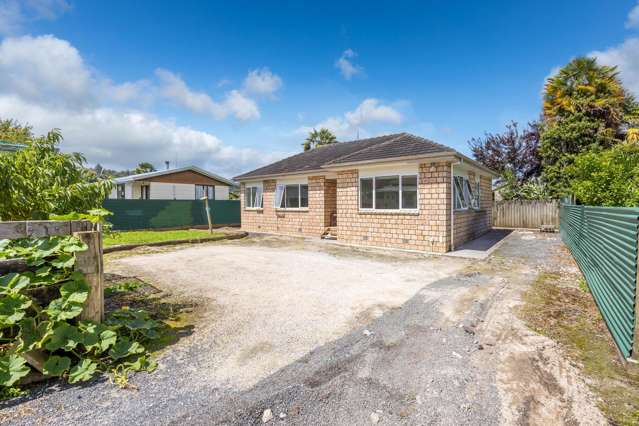 Tucked away an convenient - 14A Tawa Street, Te Ku