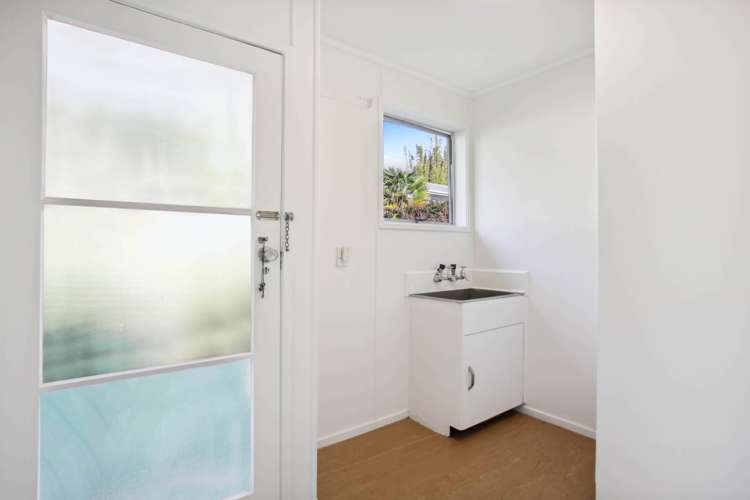 28 Holt Avenue Torbay_17