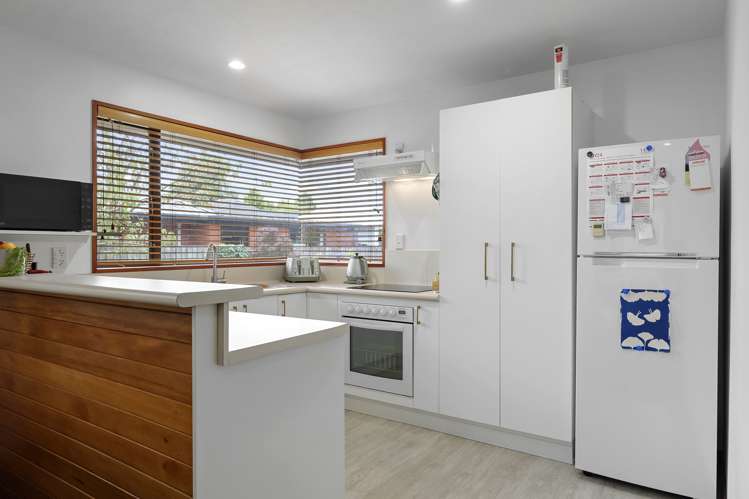 2/37 Jennifer Street Bryndwr_8