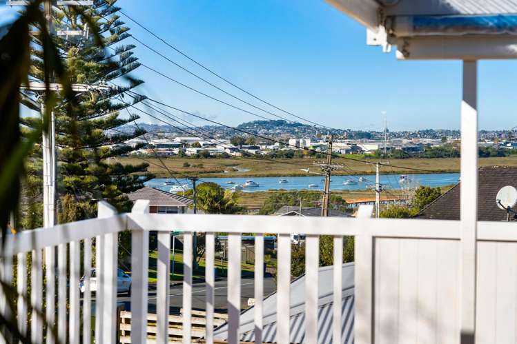 15 Jaemont Avenue Te Atatu South_41