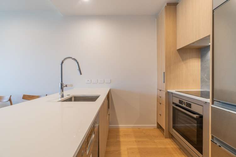 319/5-9 Madeira Lane 1672_5