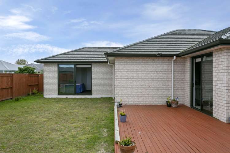 6 Broadcast Lane Rangatira Park_24