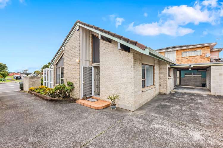1/25 Akoranga Drive_0