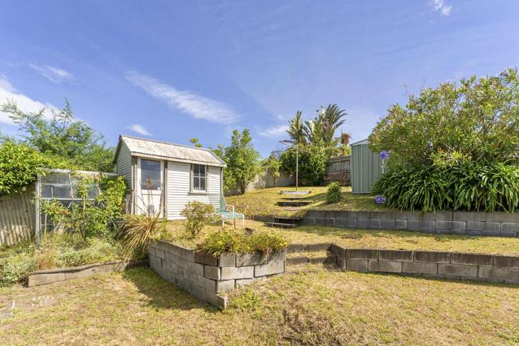 18 Robert Mckeen Street Otaki Beach_16