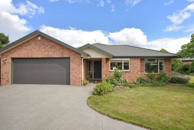 35 Riverwood Boulevard Redwood_1