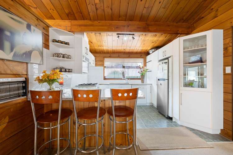 4 Spruce Place Totara Heights_12