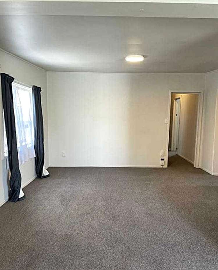909 Nelson Street North 10487_3