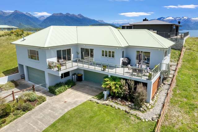 Manapouri Views with Garaging Galore