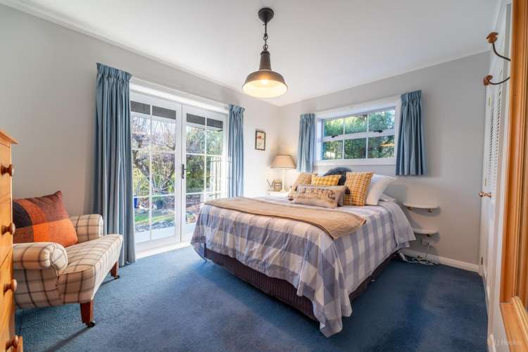 100 Oak Street Orari_7