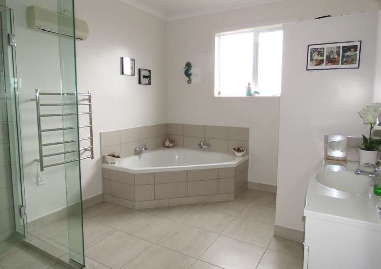 15 Sinnamon Street Reefton_14