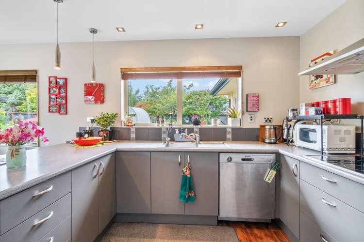 22 Hoffman Court Waikiwi_1