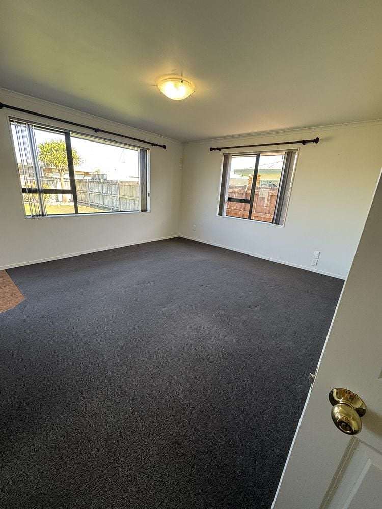 32 Diomede Glade Flagstaff_8