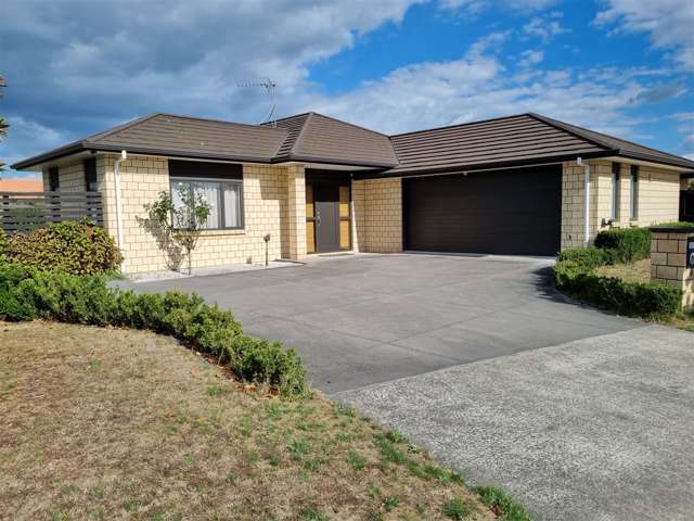 60 Aquila Crescent Rototuna North_1