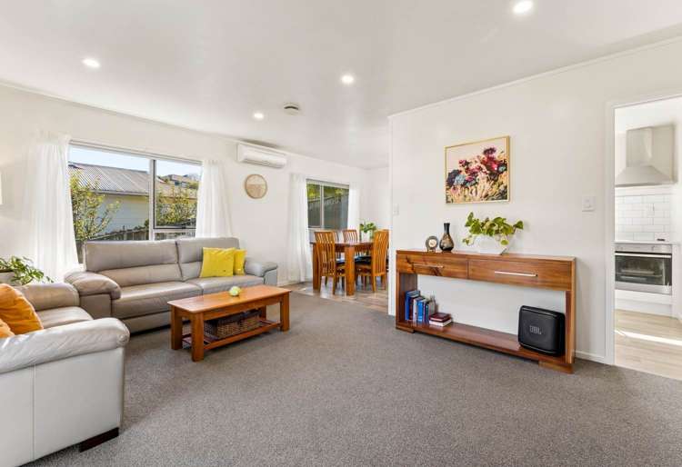 42 Trias Road Totara Vale_3