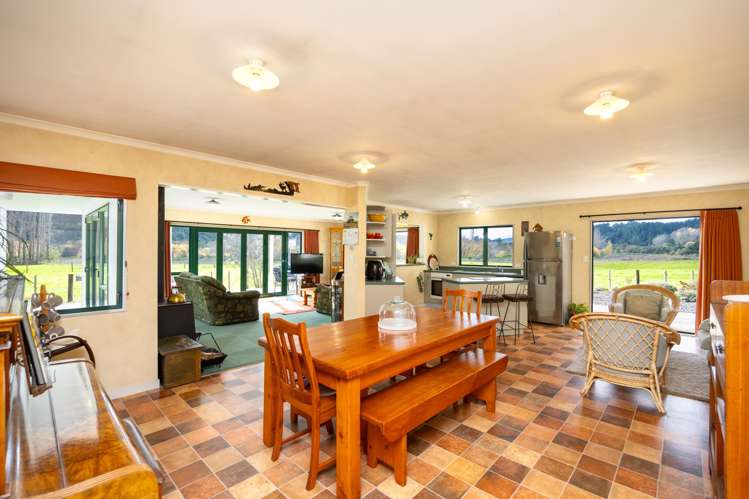 1421 Pohangina Valley East Road Pohangina Valley_6