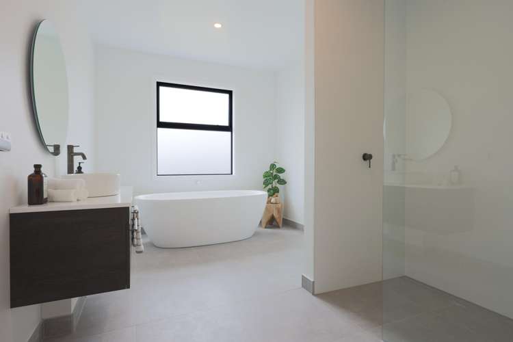 8 Maire St Woburn_11