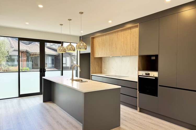 3/20 Penzance Road_5