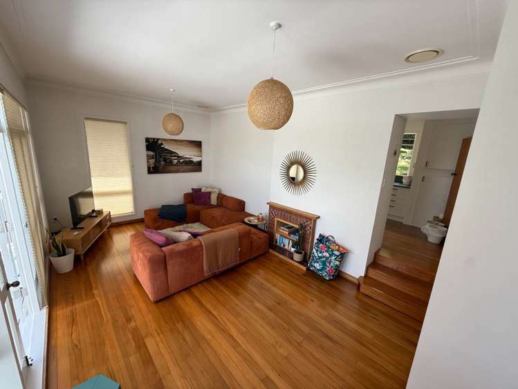 8 Highland Avenue Titirangi_7