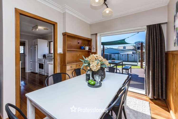 8 Coates Grove Silverstream_8