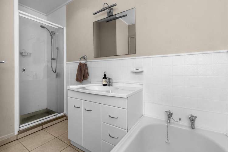 12A Tucker Lane Clive_11