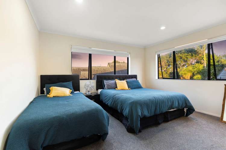 21 Asics Drive Favona_7