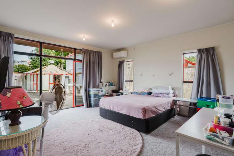 169 River Road Hamilton East_11