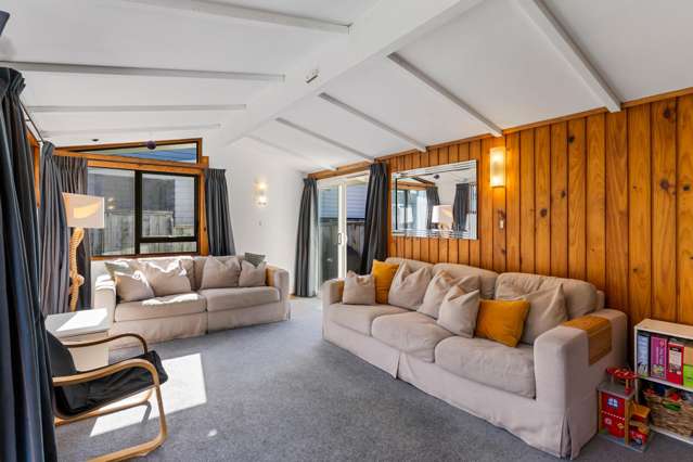 84 Thurleigh Grove Karori_3