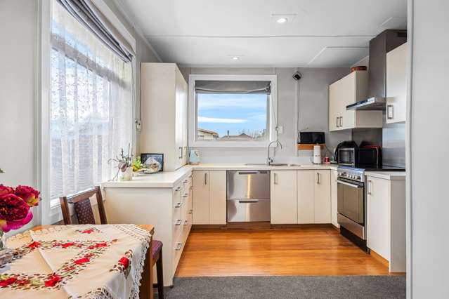 25 Avro Crescent Hornby_3