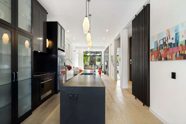 2/64 Valley Road Mount Eden_1