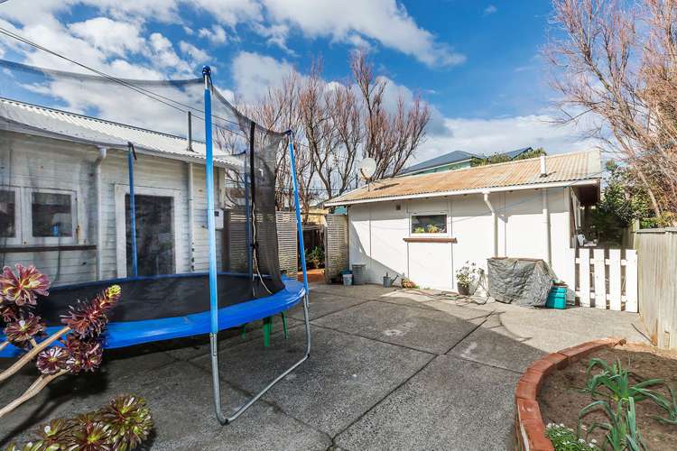 97 Apu Crescent Lyall Bay_9