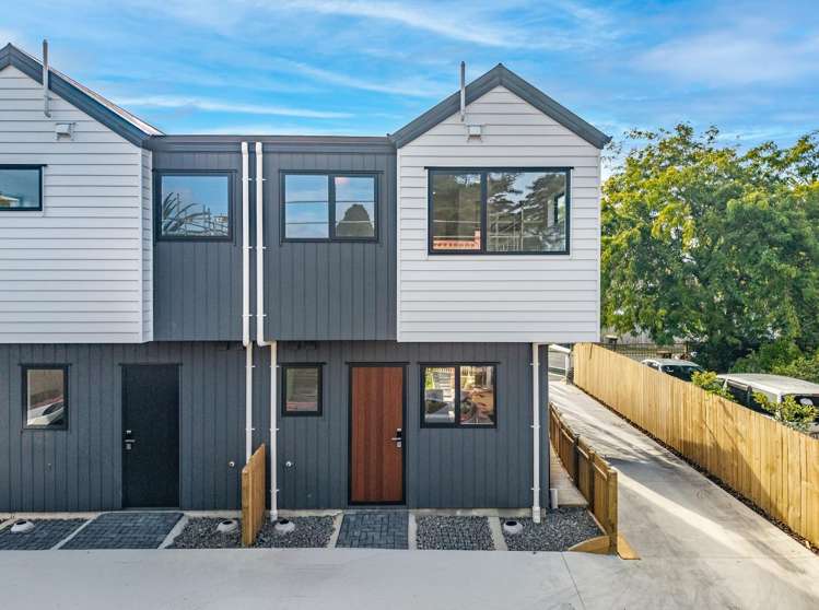 2/140 Edgewater Drive Pakuranga_13