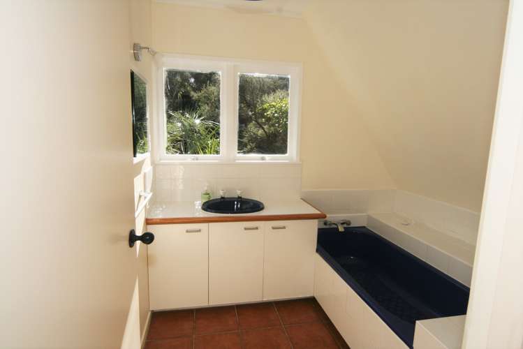 271 School Road Waimauku_11