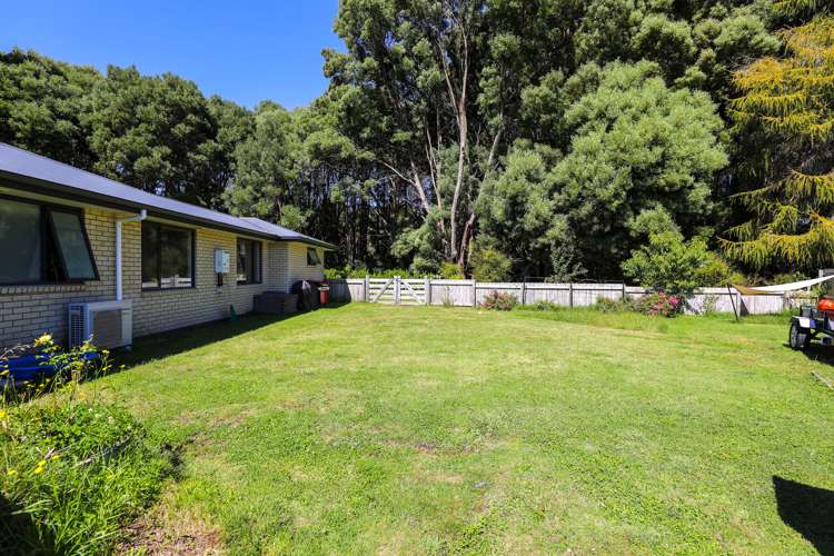 16 Karaka Place Kinloch_22