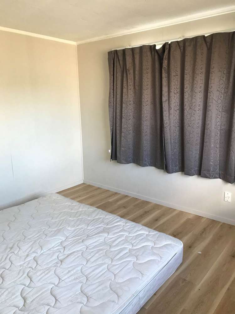 10 Ngatira Place Clendon Park_10