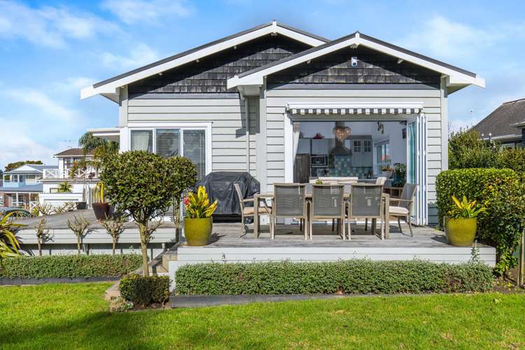 60 Marine Parade Mellons Bay_33