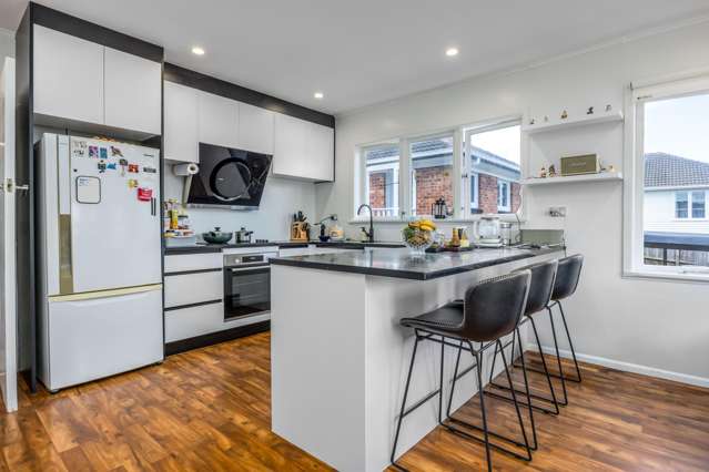 73 Oakdale Road Mount Roskill_1