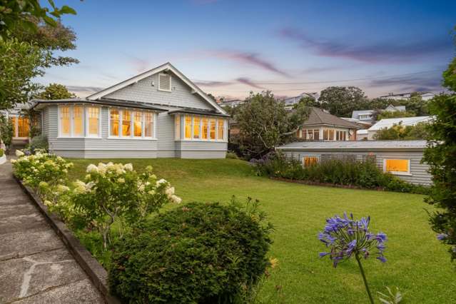 EXECUTIVE CHARACTER ELEGANCE IN A PRIME LOCATION