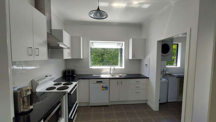 15 Lyndhurst Road Tawa_6