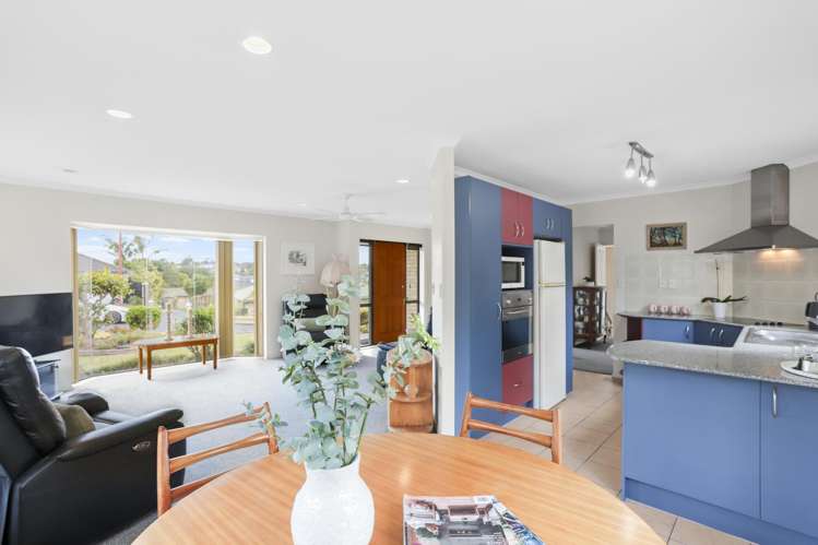 6 Rosebay Rise Henderson_6