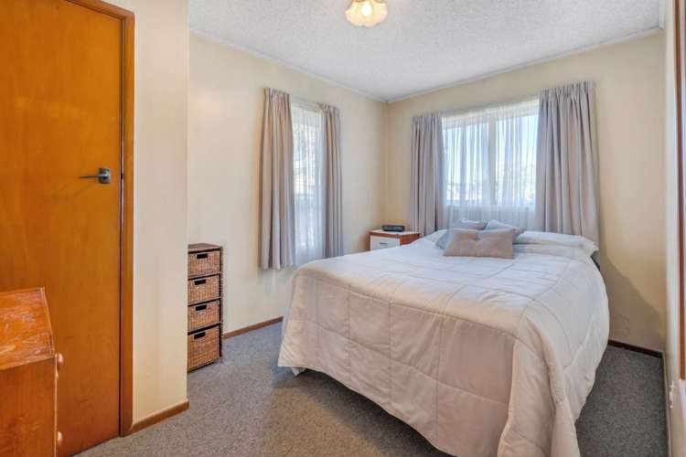 8 Gardiner Grove Mangere East_16