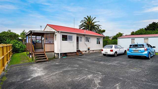 13 Vodanovich Road Te Atatu South_2