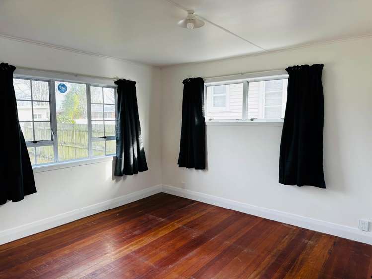 44 Churchill Avenue Manurewa_3