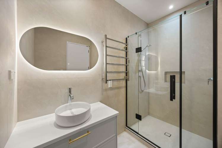 14 Tuwai Crescent Opaheke_12